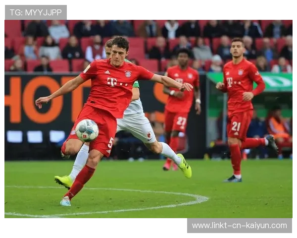 德甲拜仁短传流转如行云:攻门频繁出现的战术魅力